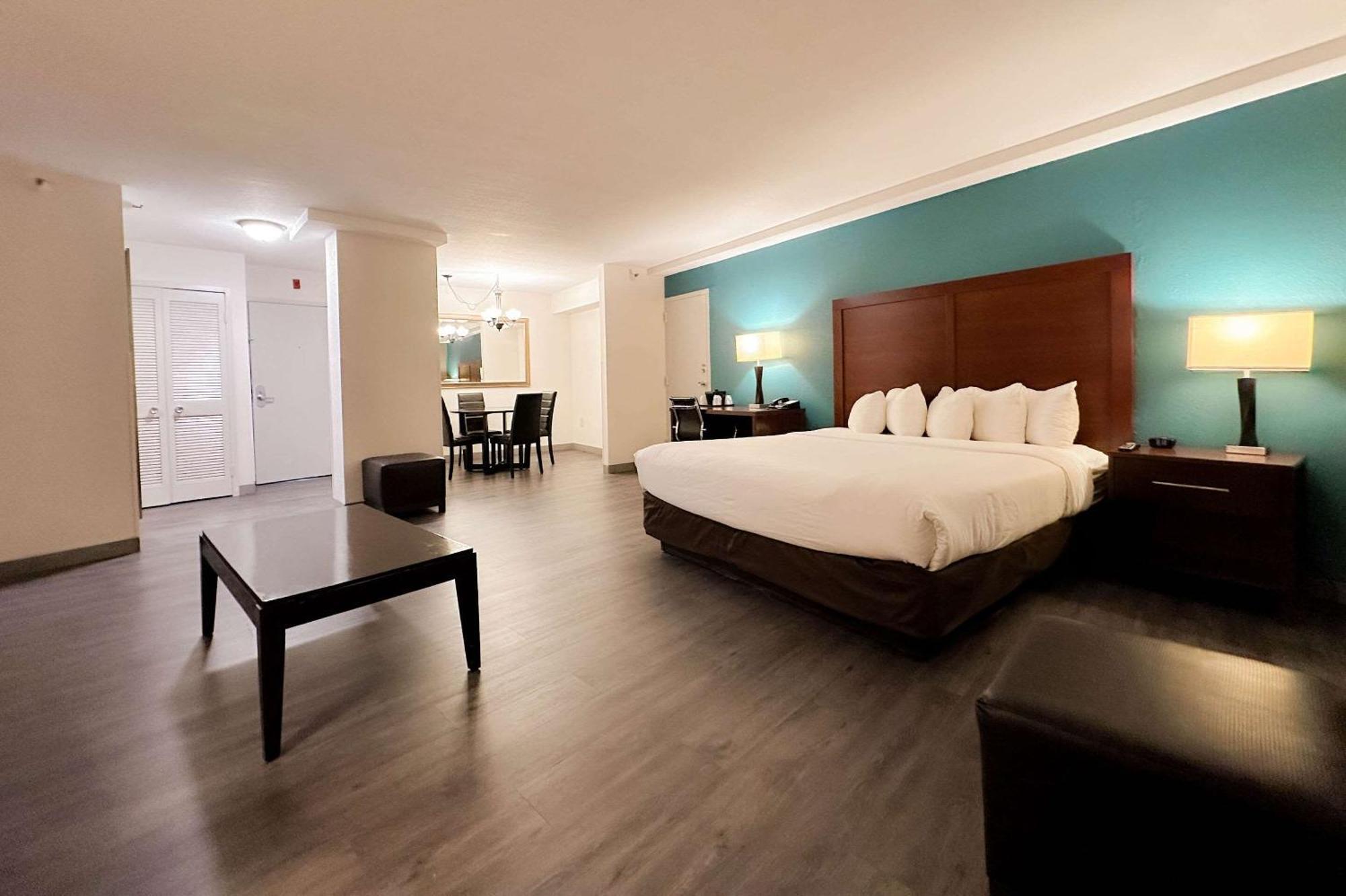 Comfort Inn & Suites Kissimmee By The Parks Four Corners Exterior foto